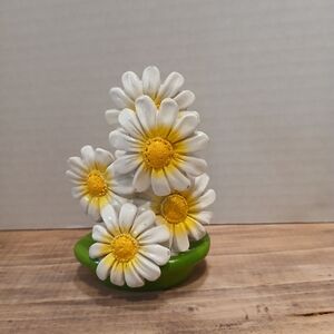 Floral Ceramic Accent with White and Yellow Daisies
